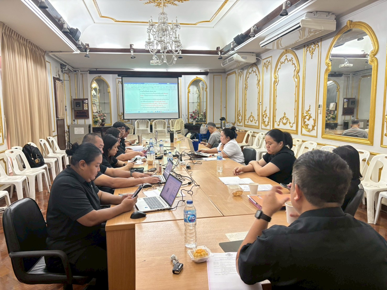 title - การประชุมภายในศูนย์ตรวจสอบและรับรองมาตรฐานสินค้าเกษตรในเขตปฏิรูปที่ดิน 